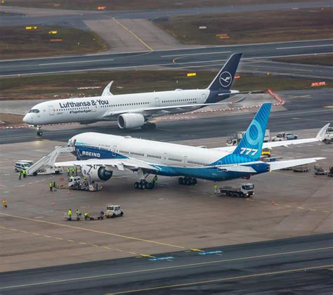 777 9x vs 777 300er.